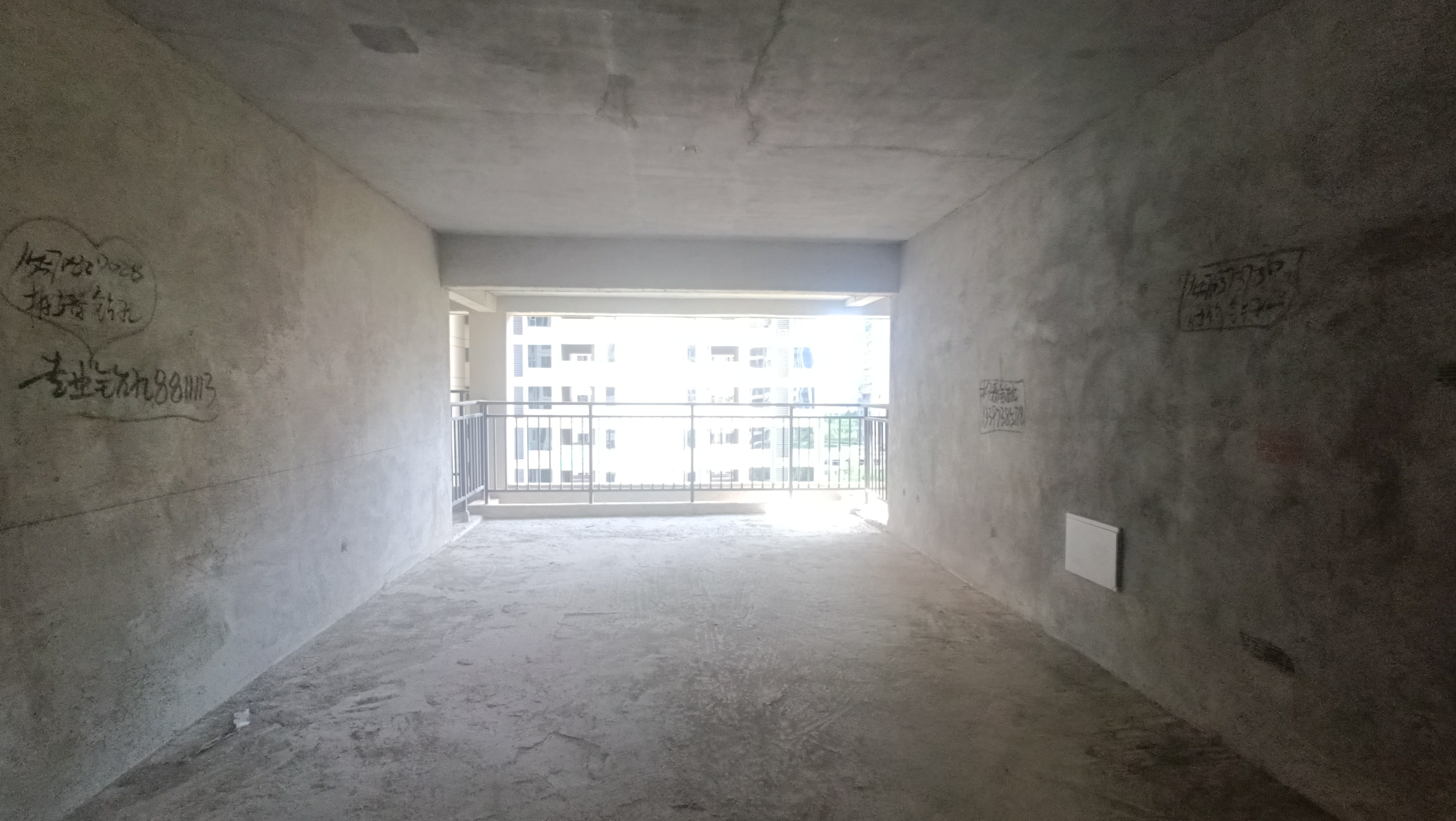 金信园林嘉园  4室2厅2卫    88.0万