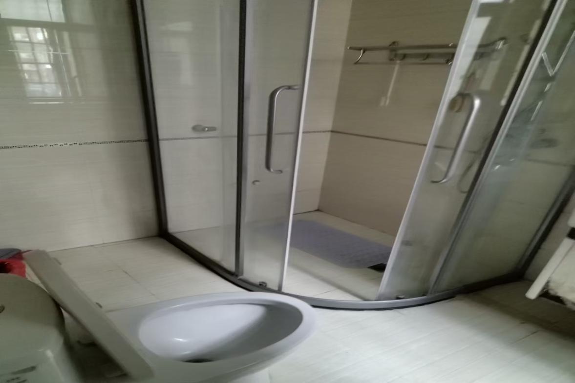 湘中园 3室2厅2卫 1800.0元/月 湘中园 3室2厅2卫 1800.0元/月室内图