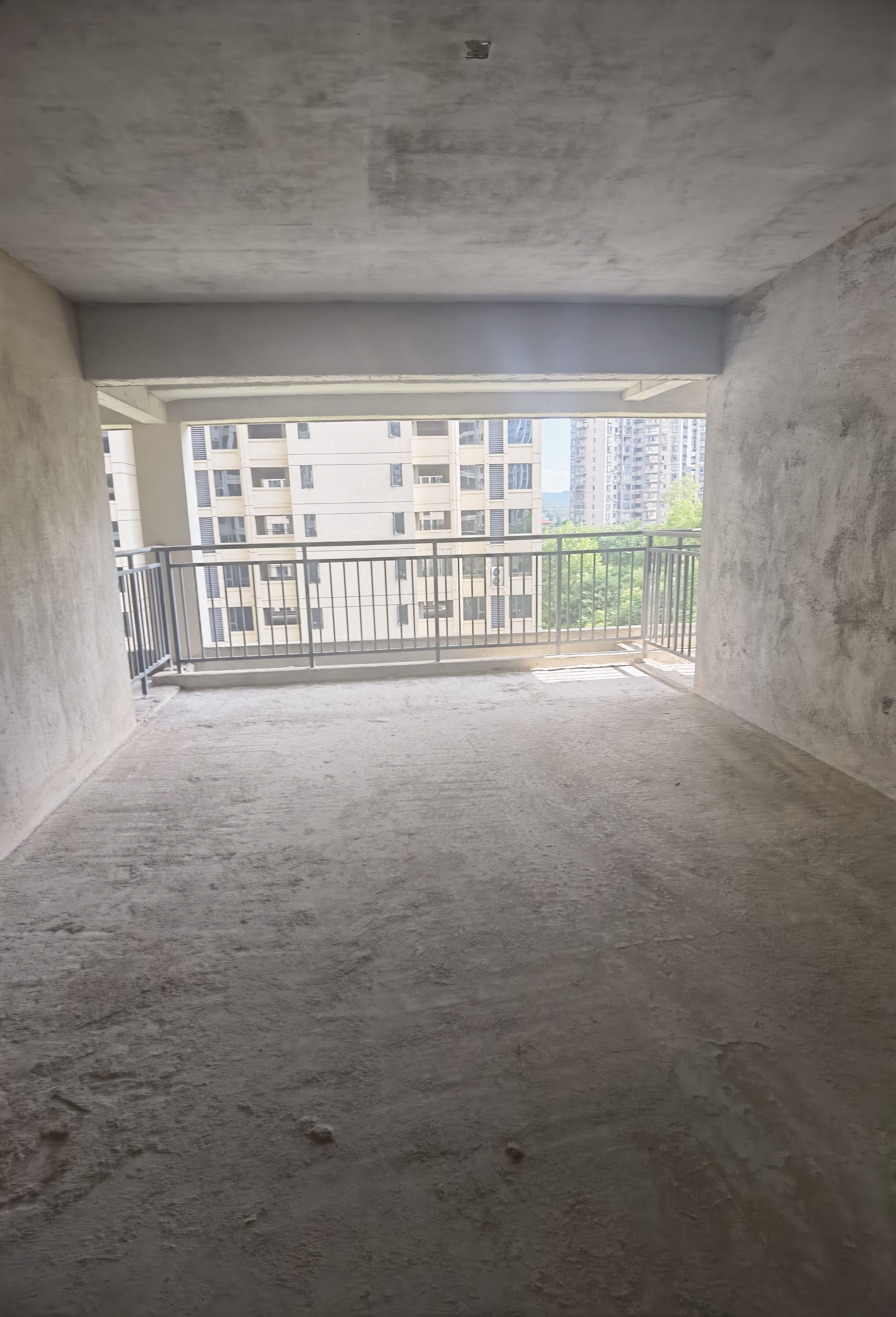 金信园林嘉园  4室2厅2卫    90.0万