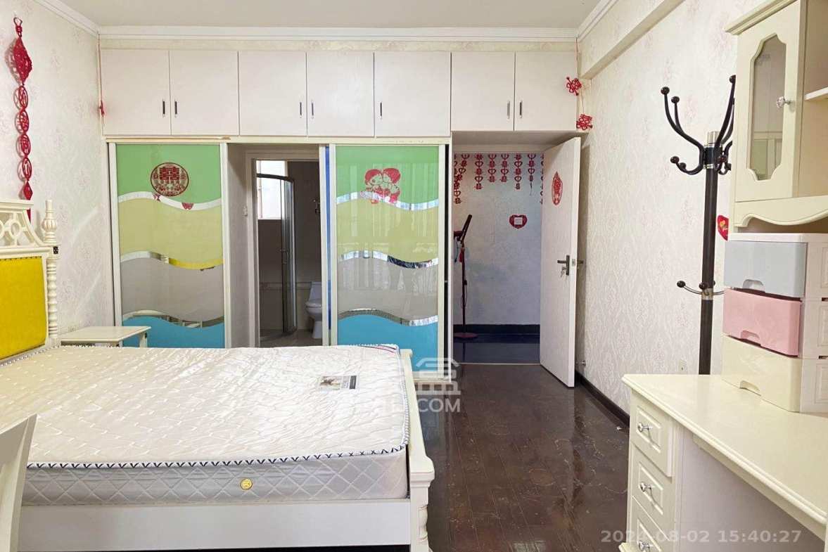 一心花苑  3室1厅2卫   4500.00元/月室内图