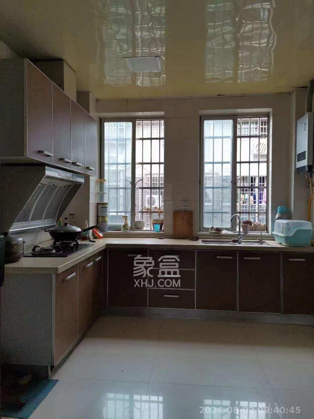 湘绣城 2室1厅1卫 1200.0元/月 湘绣城 2室1厅1卫 1200.0元/月室内图