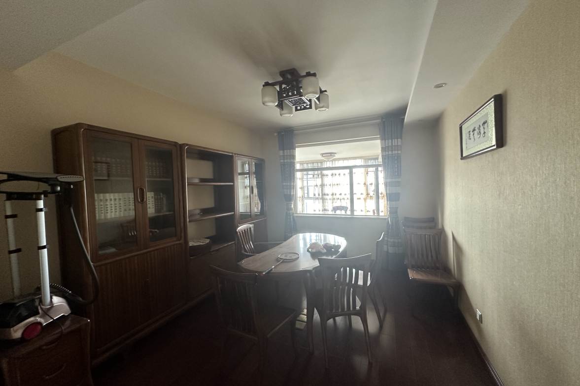 建设鑫苑  4室2厅2卫    2200.0元/月室内图