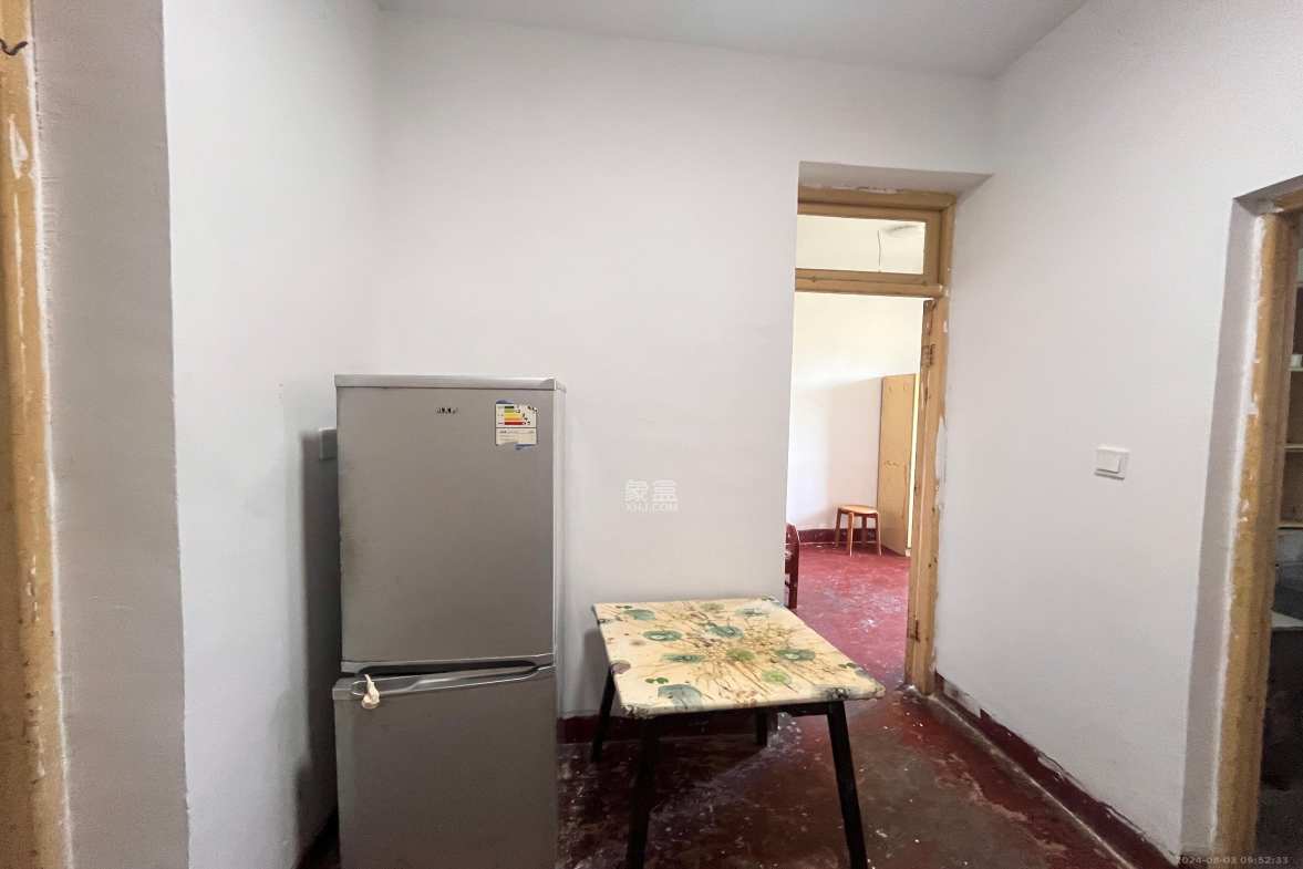 红旗社区  3室1厅1卫   1200.00元/月室内图