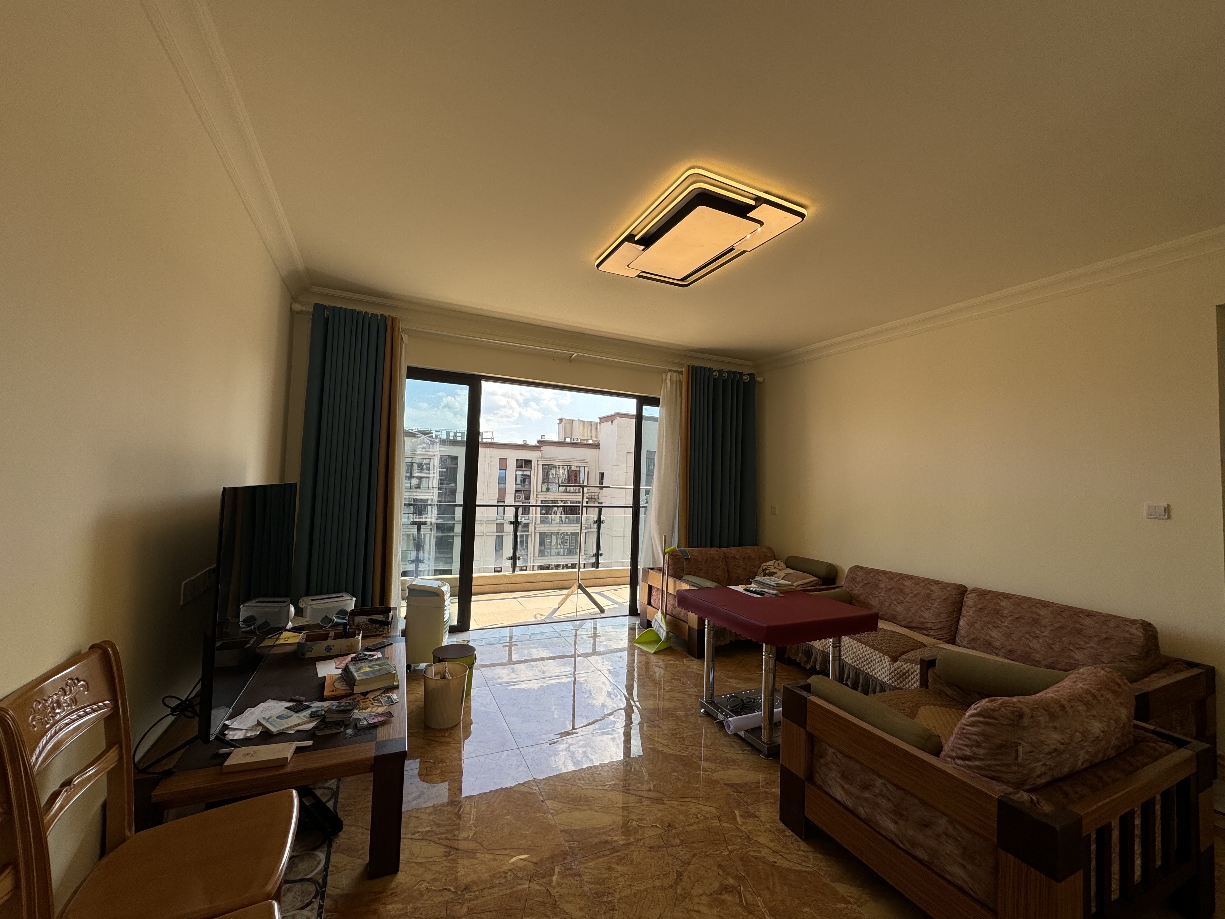 华耀碧桂园十里江湾观澜  4室2厅2卫    2000.0元/月