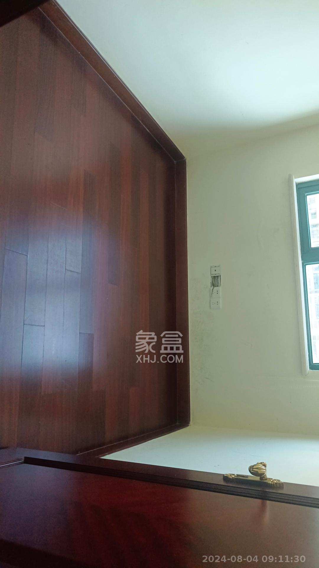 恒大翡翠华庭  4室2厅2卫   2900.00元/月室内图