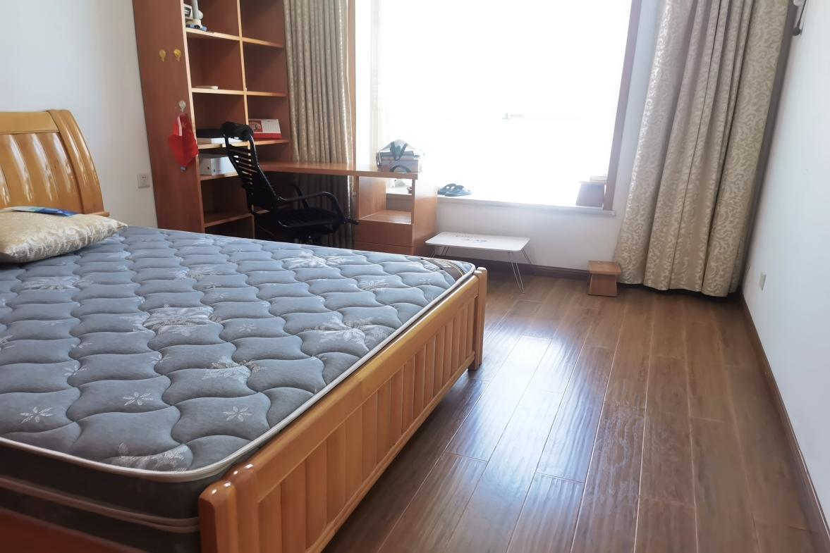 丽景港湾  3室2厅2卫   53.00万客厅