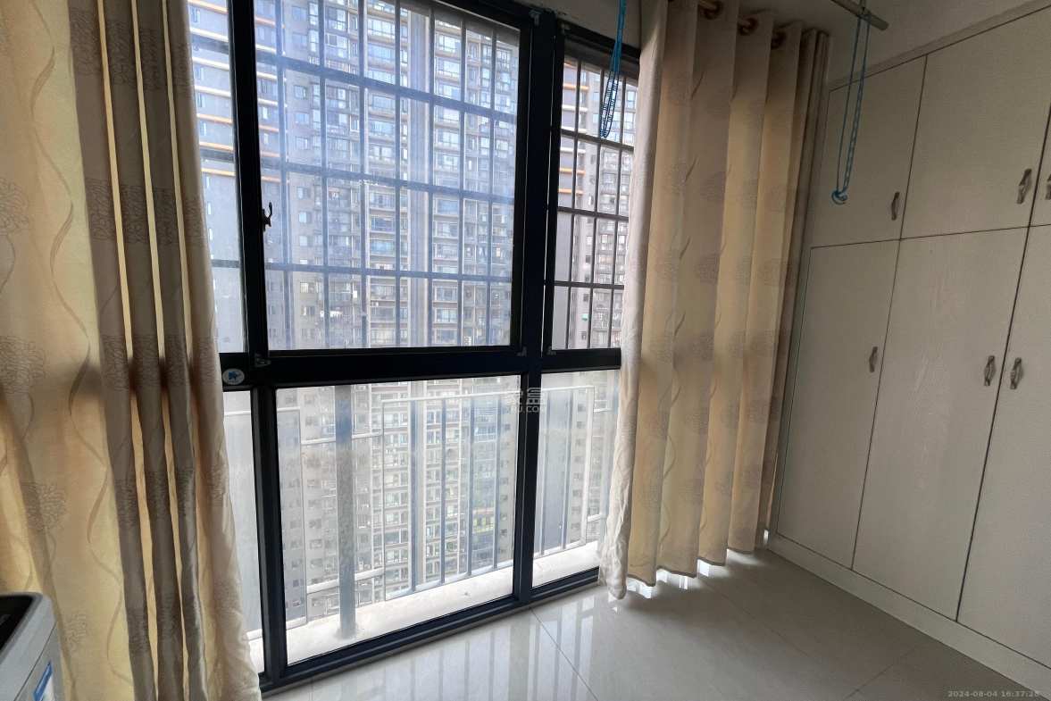 恒基凯旋门一二期  3室2厅1卫    2200.0元/月室内图
