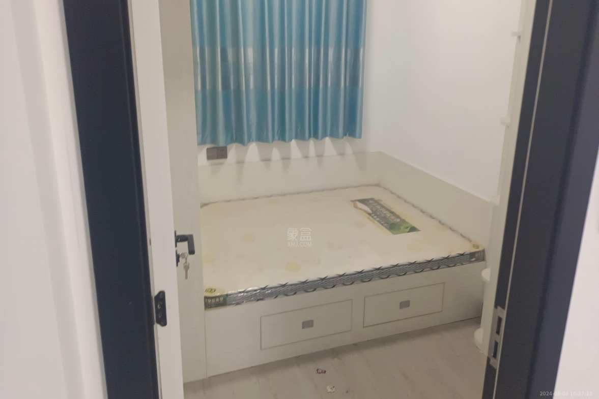 荷塘观邸  3室2厅2卫   1800.00元/月室内图