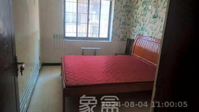 大桥四区  3室2厅1卫    1300.0元/月室内图1