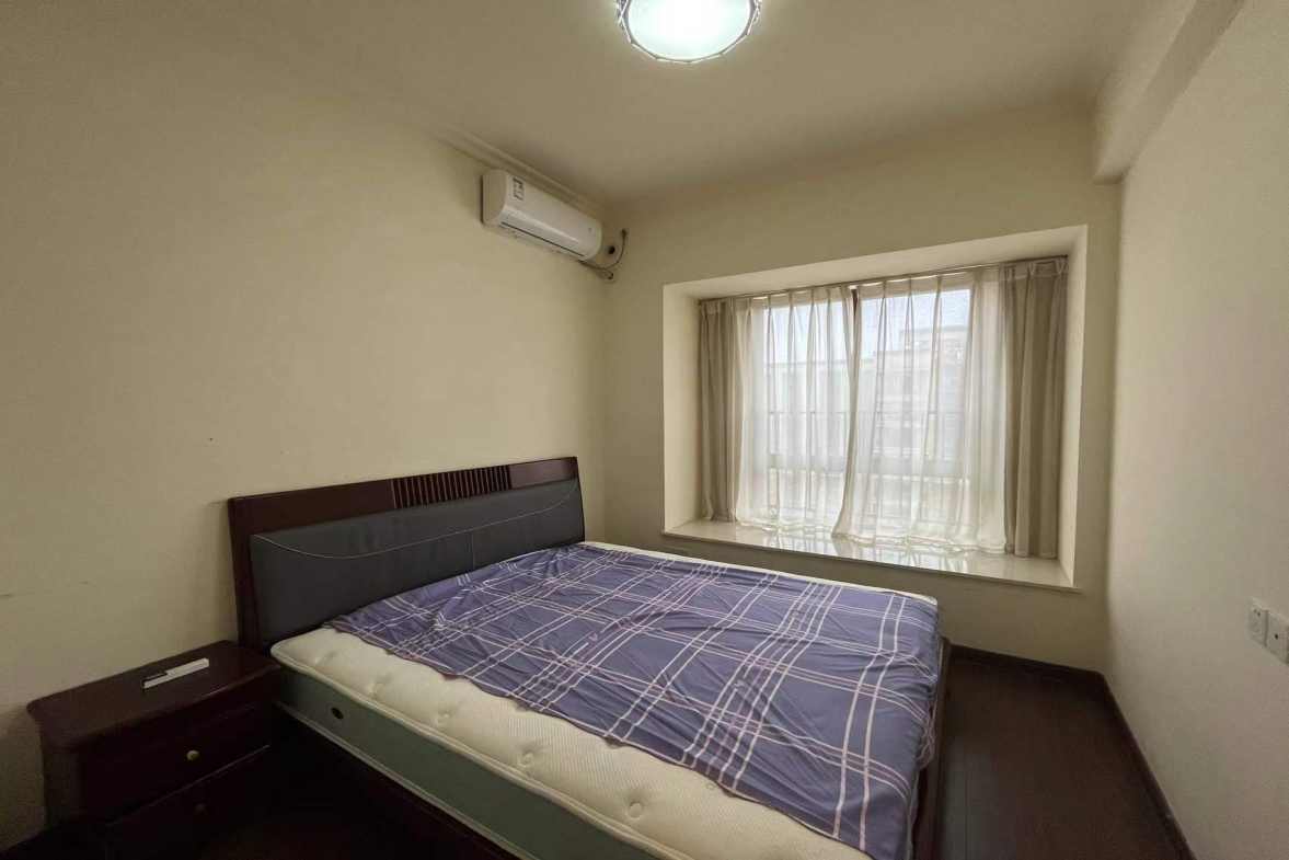 华耀碧桂园十里江湾观澜  4室2厅2卫   3200.00元/月室内图
