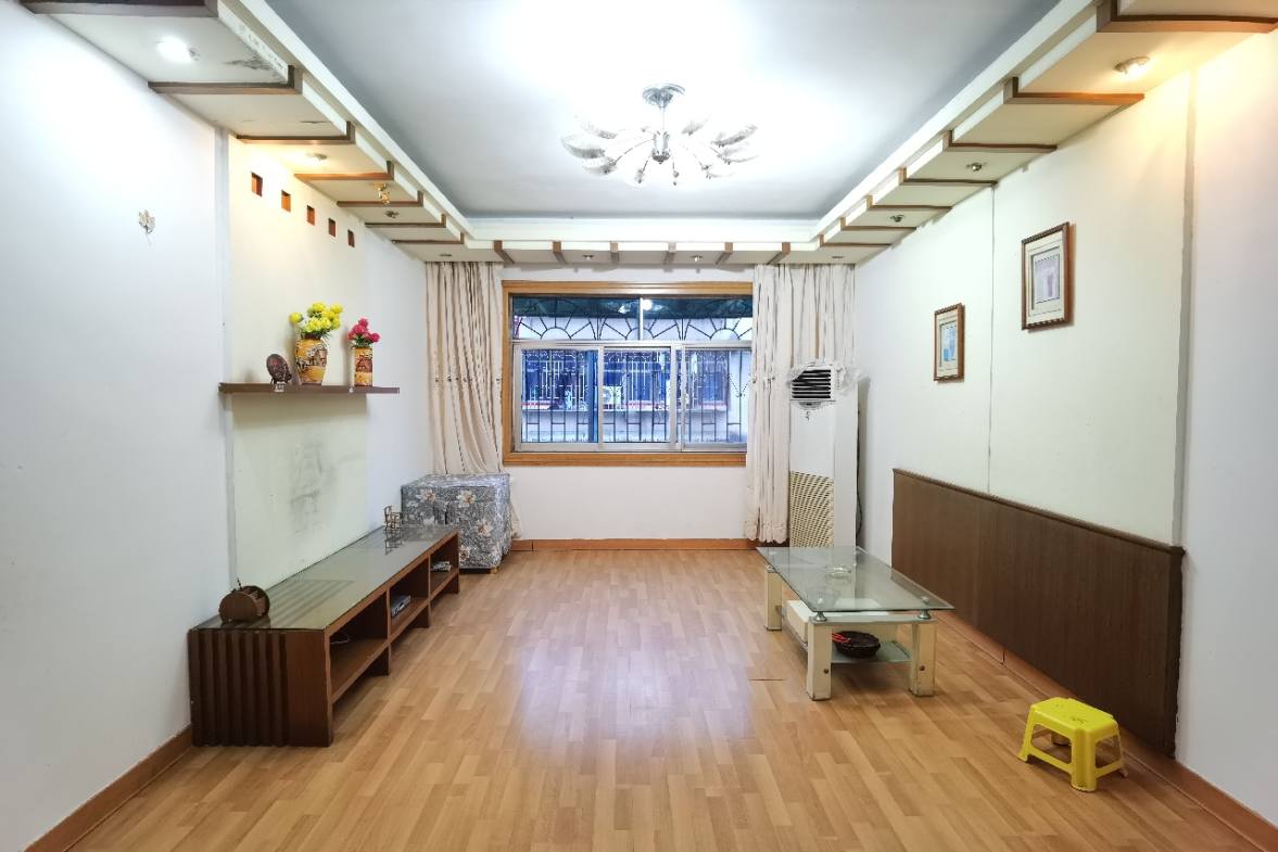 菊苑小区西区  3室2厅2卫    1500.0元/月 菊苑小区西区  3室2厅2卫    1500.0元/月室内图