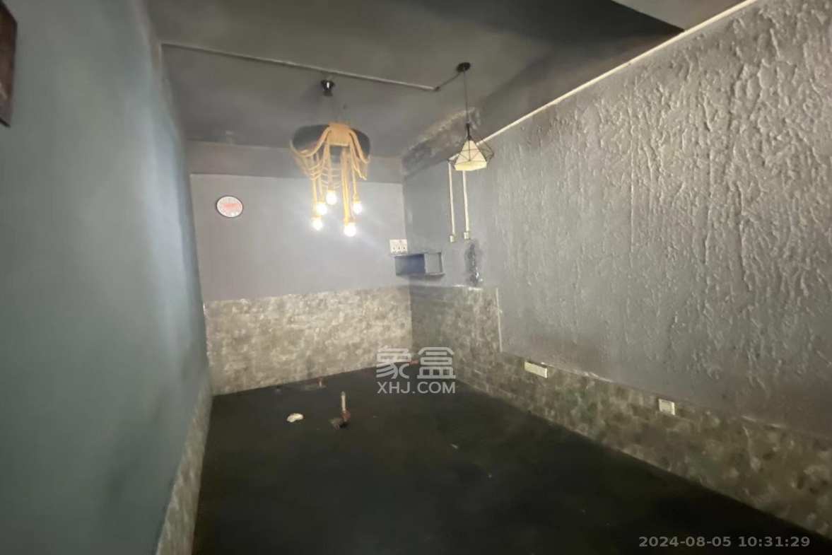 燕山街社区  1室1厅1卫   3200.00元/月室内图