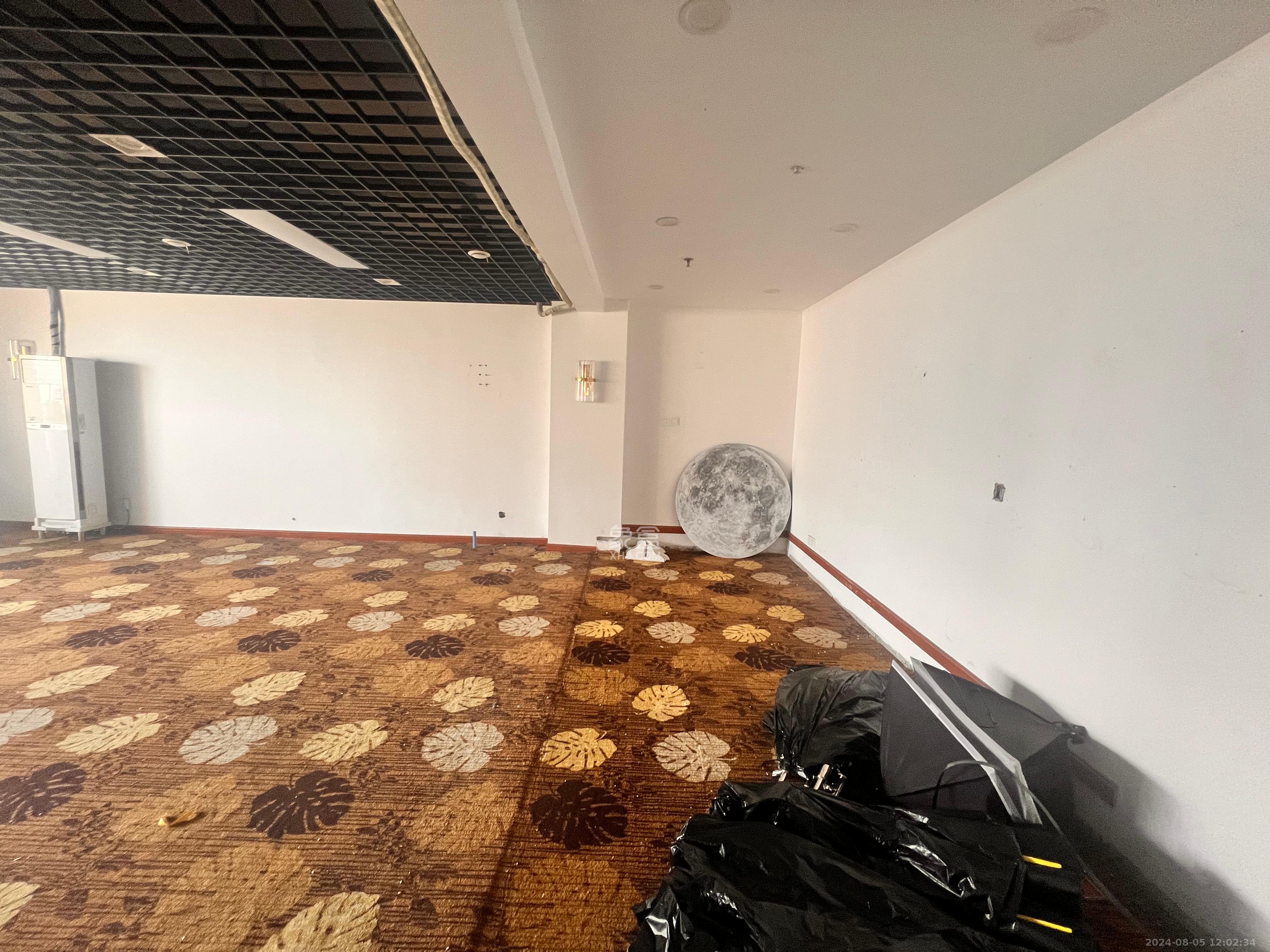 汇富中心   270.0㎡      5200.0元/月