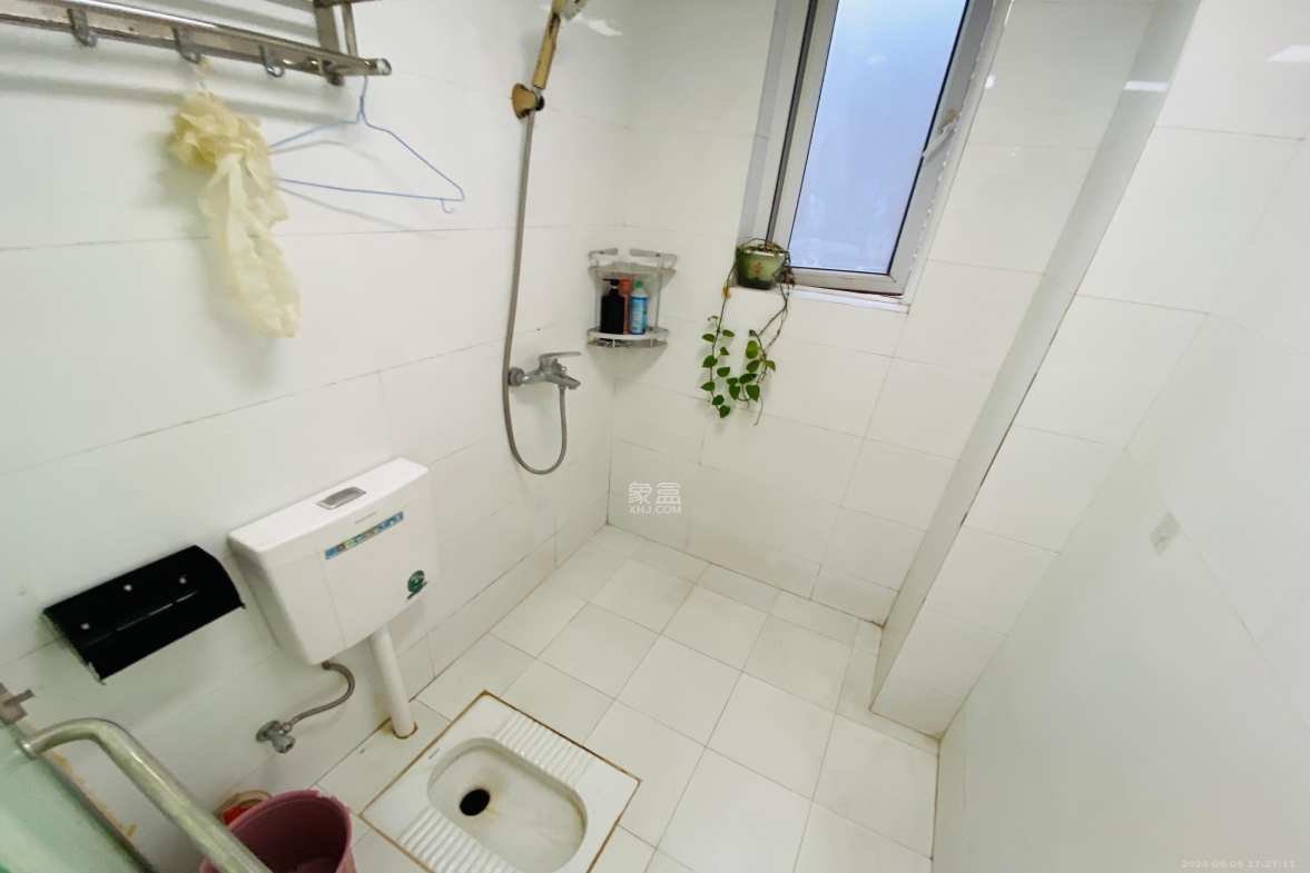 中房F联邦 4室2厅2卫 2500.0元/月 中房F联邦 4室2厅2卫 2500.0元/月室内图