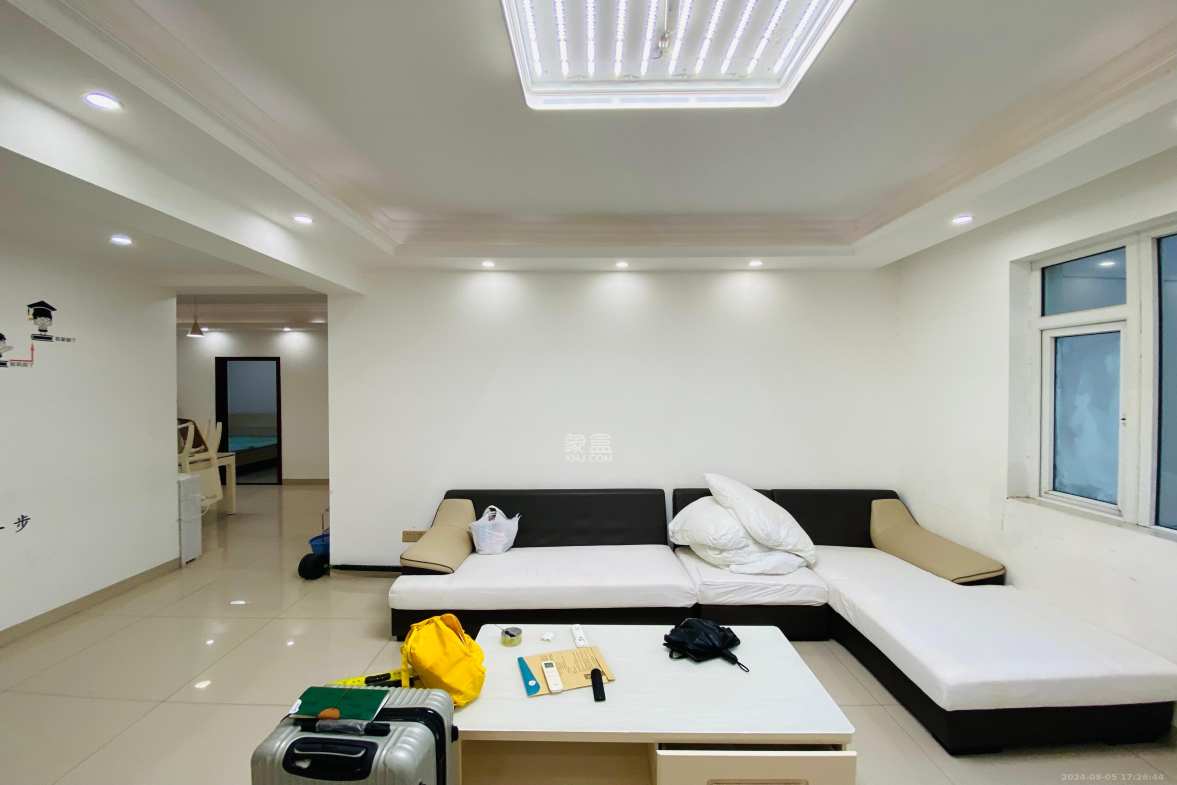 中房F联邦 4室2厅2卫 2500.0元/月 中房F联邦 4室2厅2卫 2500.0元/月室内图