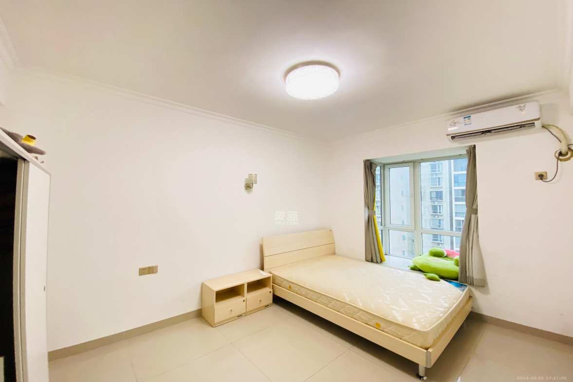 中房F联邦 4室2厅2卫 2500.0元/月 中房F联邦 4室2厅2卫 2500.0元/月室内图