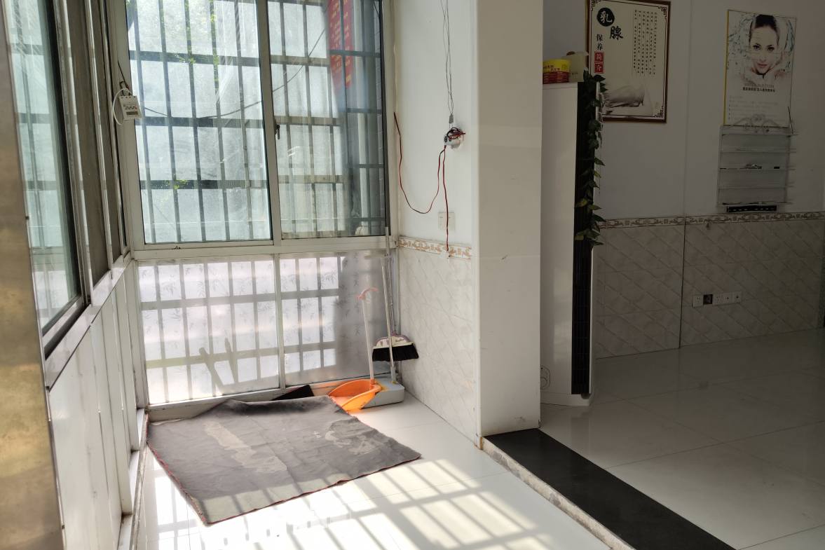 学府花园（文苑瑞景）  3室2厅1卫   1500.00元/月室内图