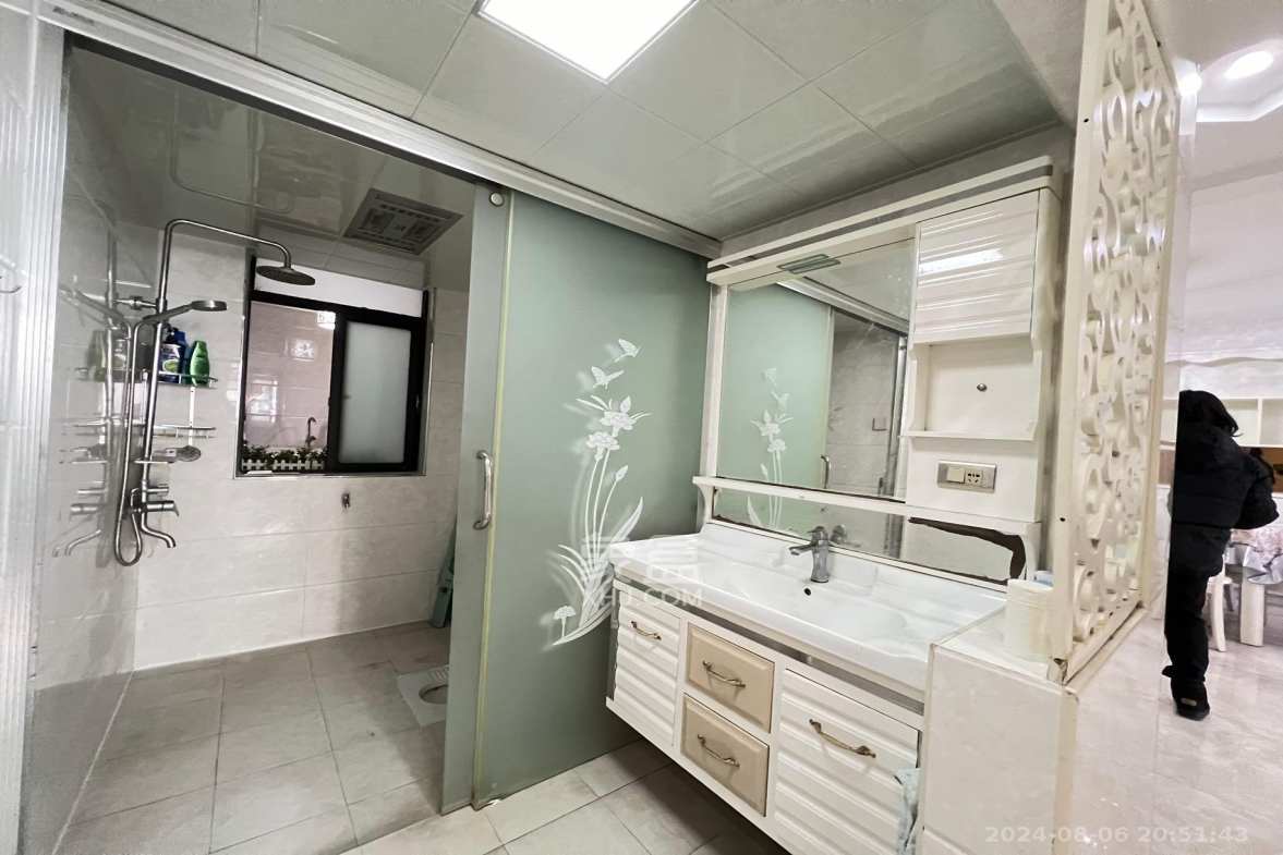 骏景豪庭  3室2厅2卫    1800.0元/月室内图