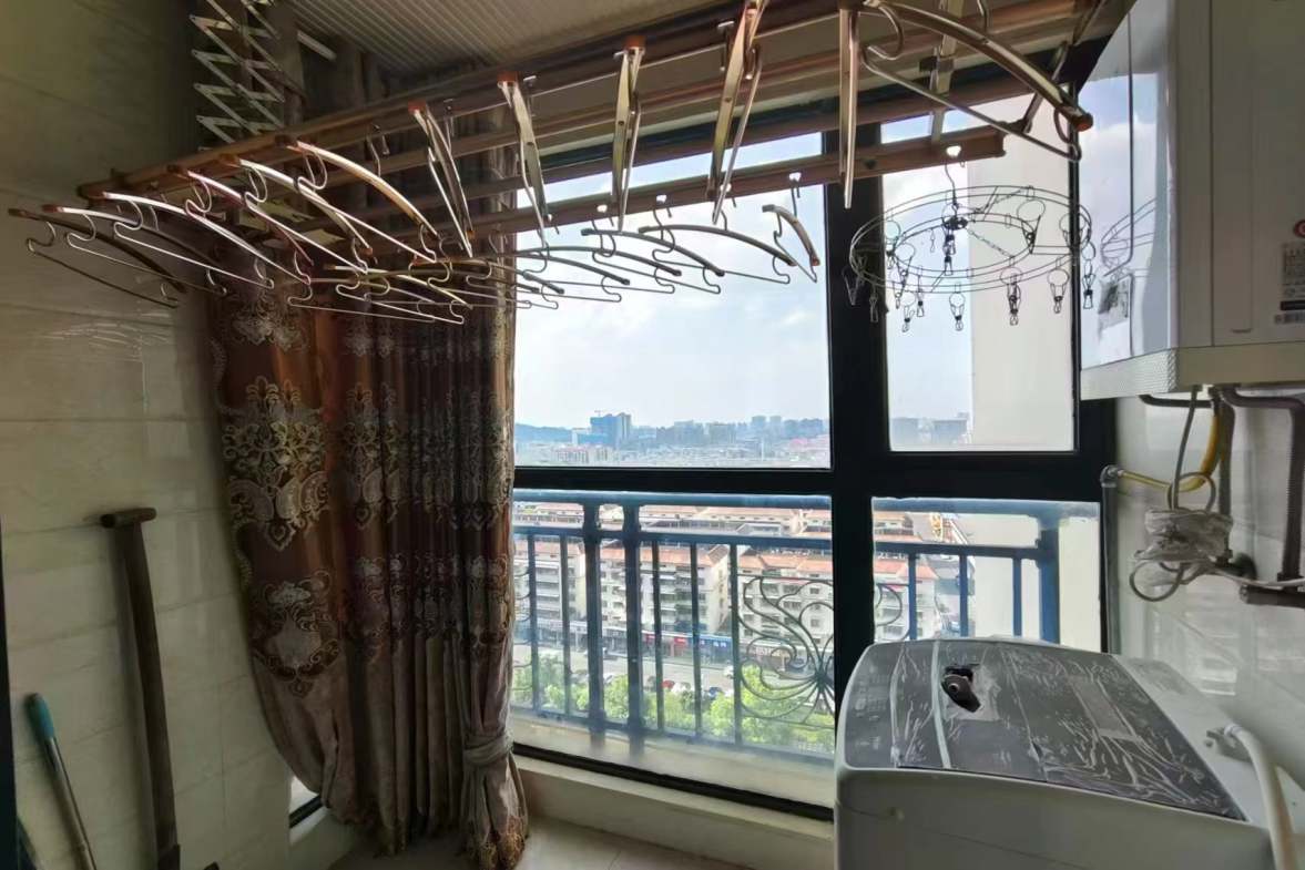 恒大绿洲  3室2厅2卫   1500.00元/月室内图