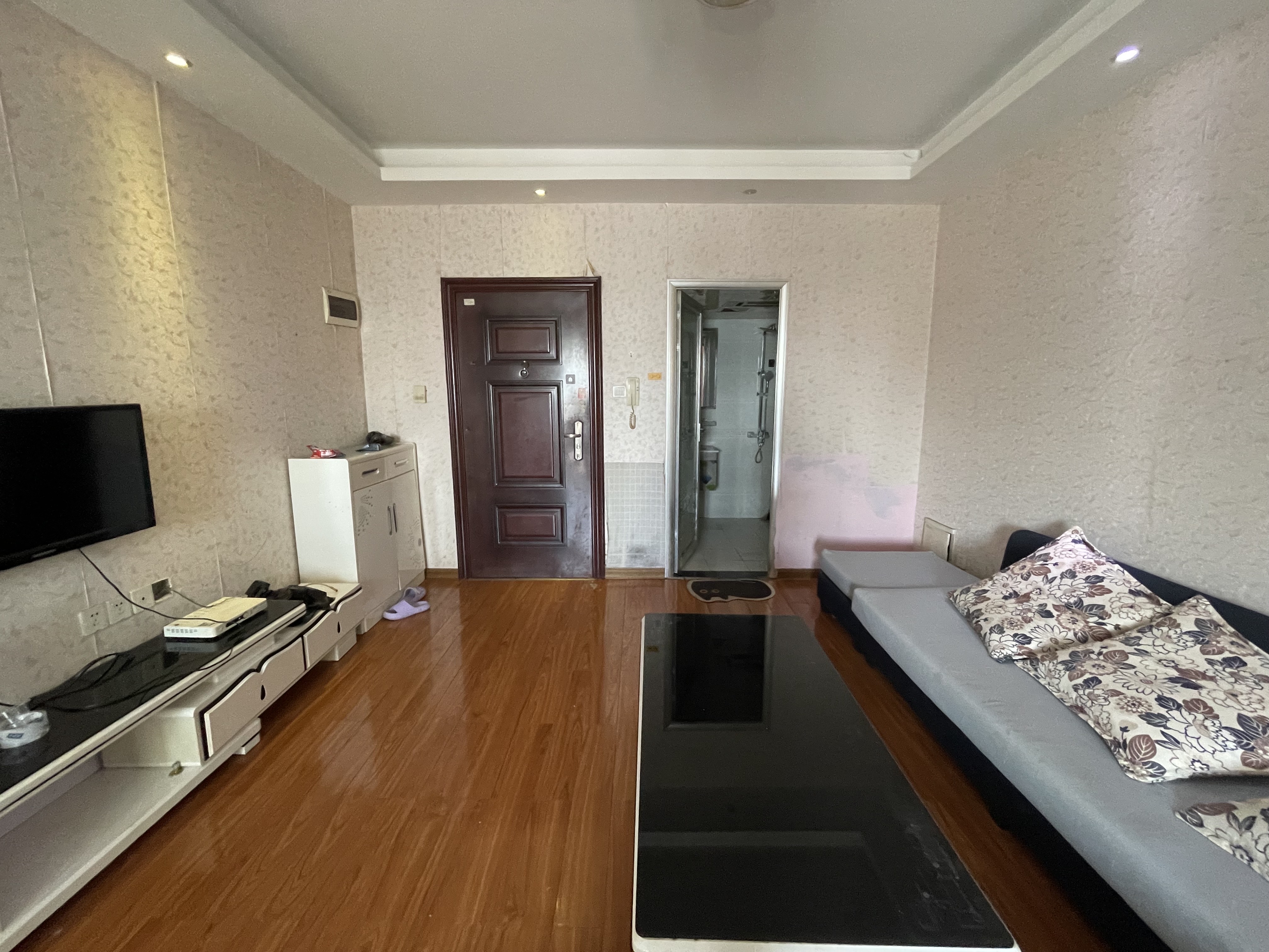 龙泰上品  1室1厅1卫    850.0元/月