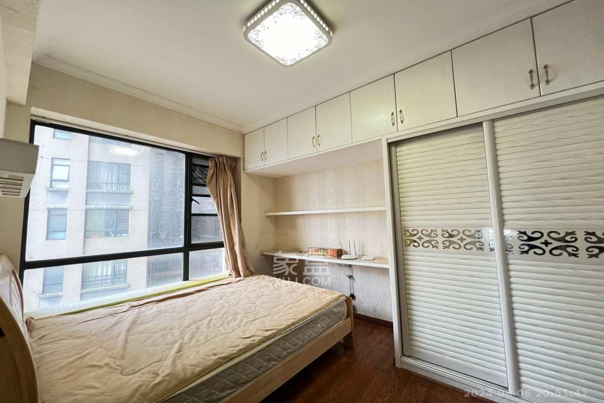 骏景豪庭  3室2厅2卫    1800.0元/月室内图