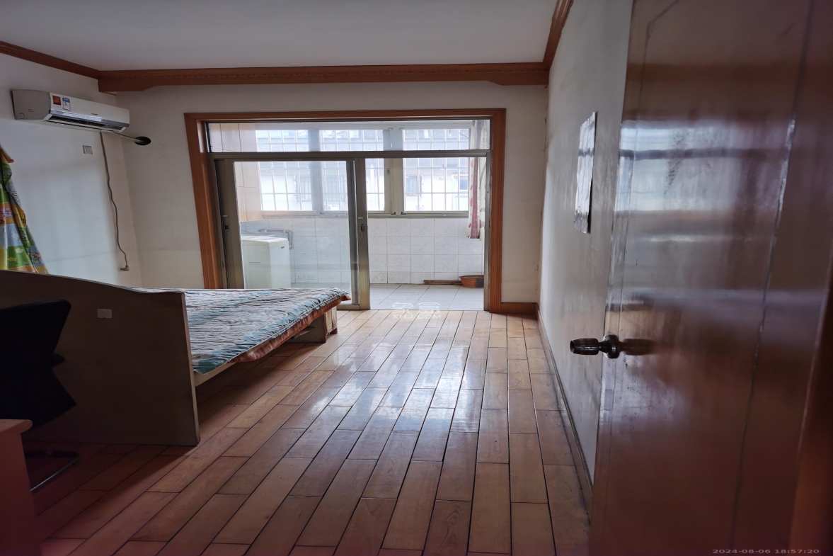 法院宿舍（燕子岭正街38号）  3室2厅1卫    1600.0元/月室内图