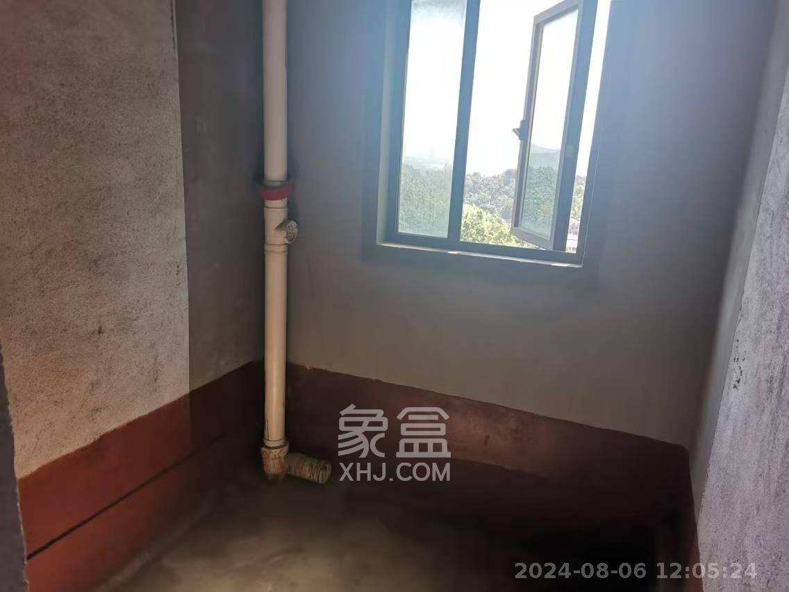 通号岭绣苑  4室2厅2卫   1200.00元/月室内图
