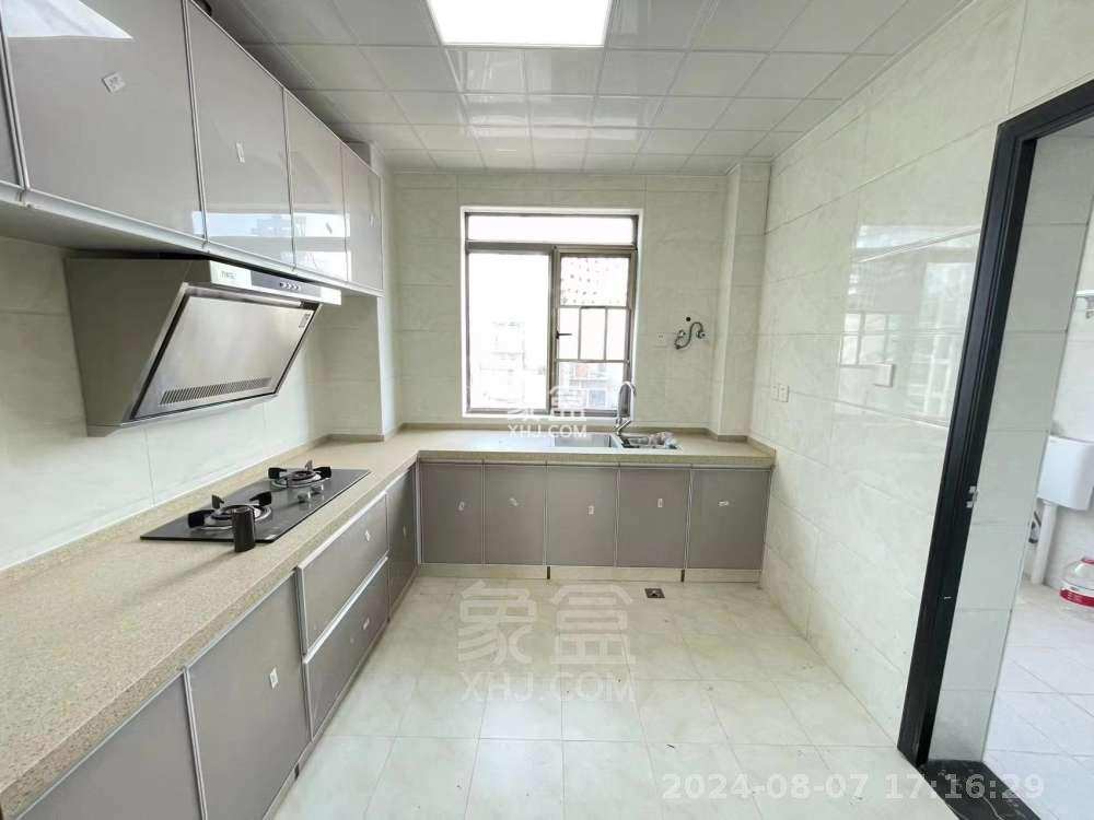 明峰银座  3室2厅2卫    2000.0元/月室内图