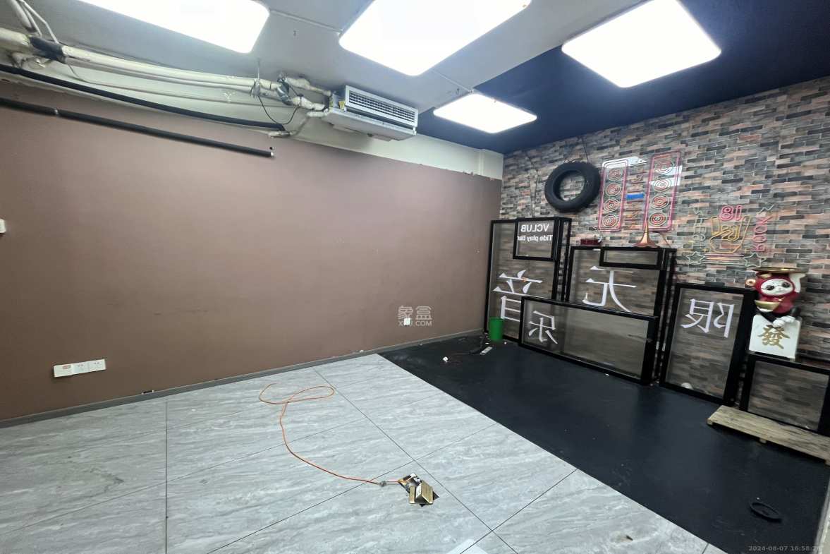 蓝湾国际广场 1室0厅0卫 28000.0元/月 蓝湾国际广场 1室0厅0卫 28000.0元/月室内图