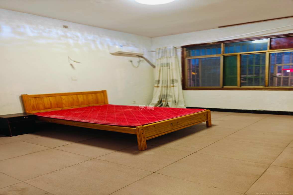 竹山塘小区  3室2厅2卫    1400.0元/月室内图