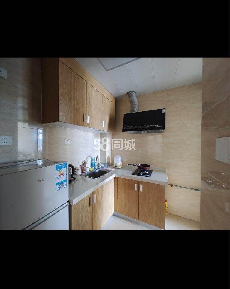 珠江愉景新城  1室1厅1卫   1600.00元/月室内图