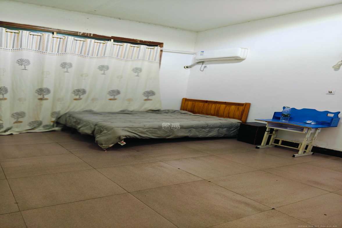 竹山塘小区  3室2厅2卫    1400.0元/月室内图