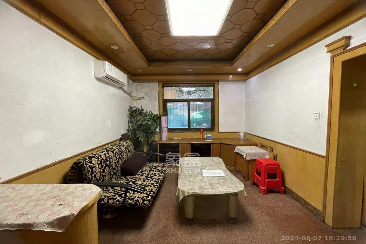 市一医院宿舍 3室2厅1卫 2100.0元/月 市一医院宿舍 3室2厅1卫 2100.0元/月室内图