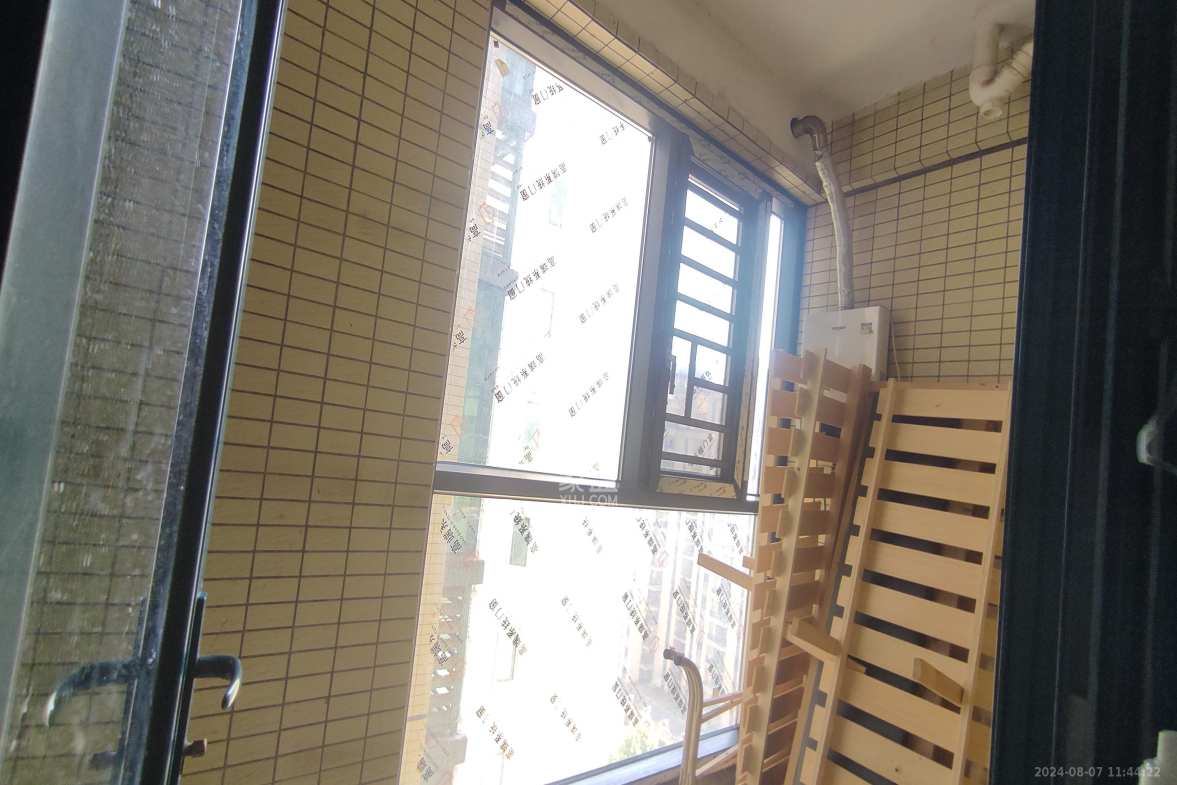 恒大绿洲  3室2厅1卫   2600.00元/月室内图