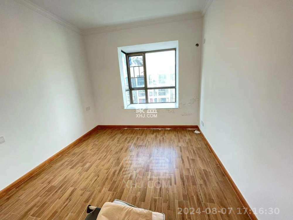 明峰银座  3室2厅2卫    2000.0元/月室内图