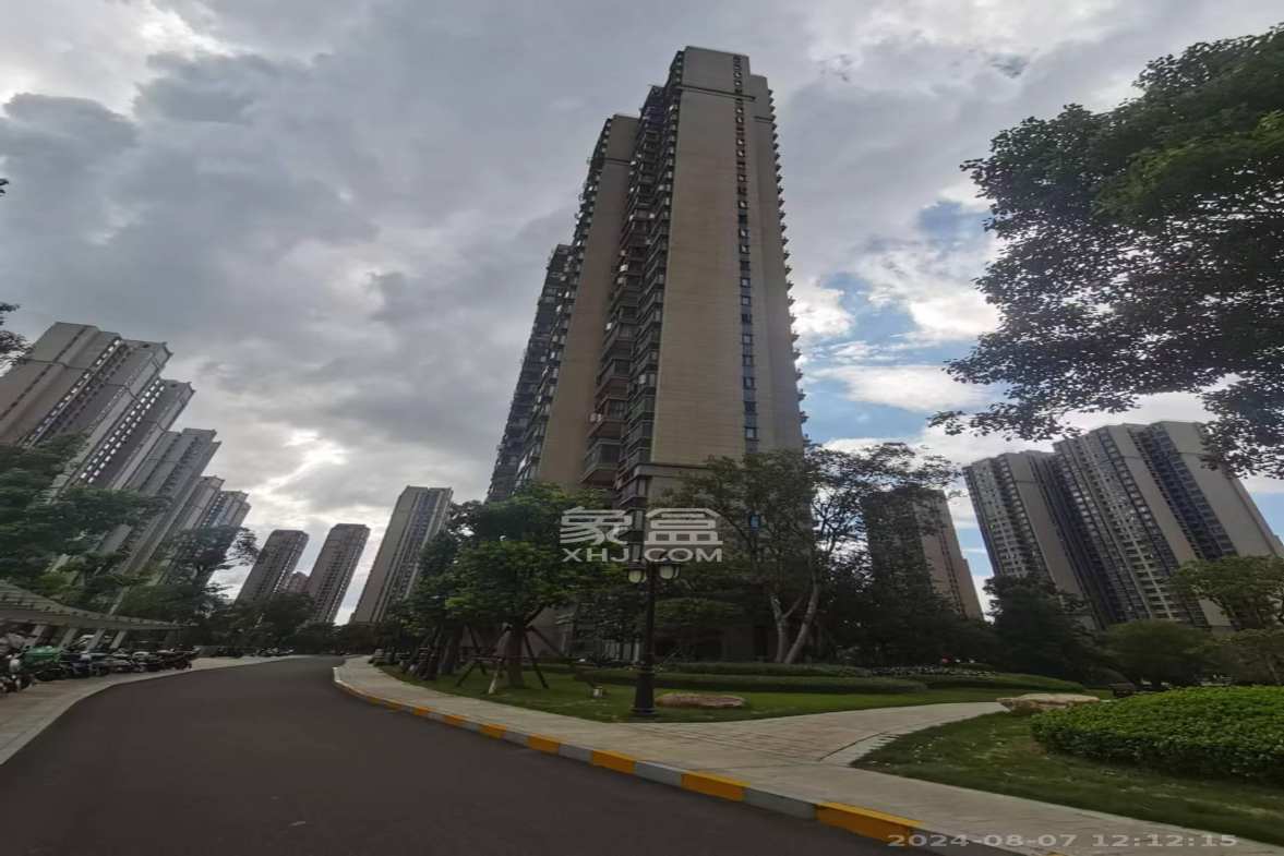 恒大御景半岛  4室2厅2卫   67.00万室内图1