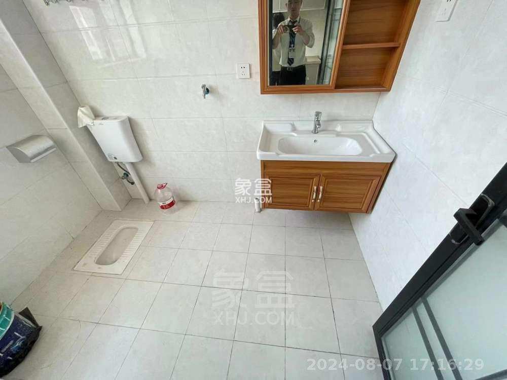 明峰银座  3室2厅2卫    2000.0元/月室内图