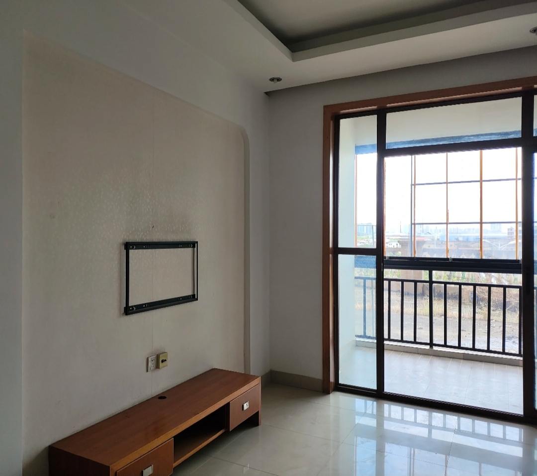 华湘香榭丽舍（一期）  3室2厅1卫   1500.00元/月室内图