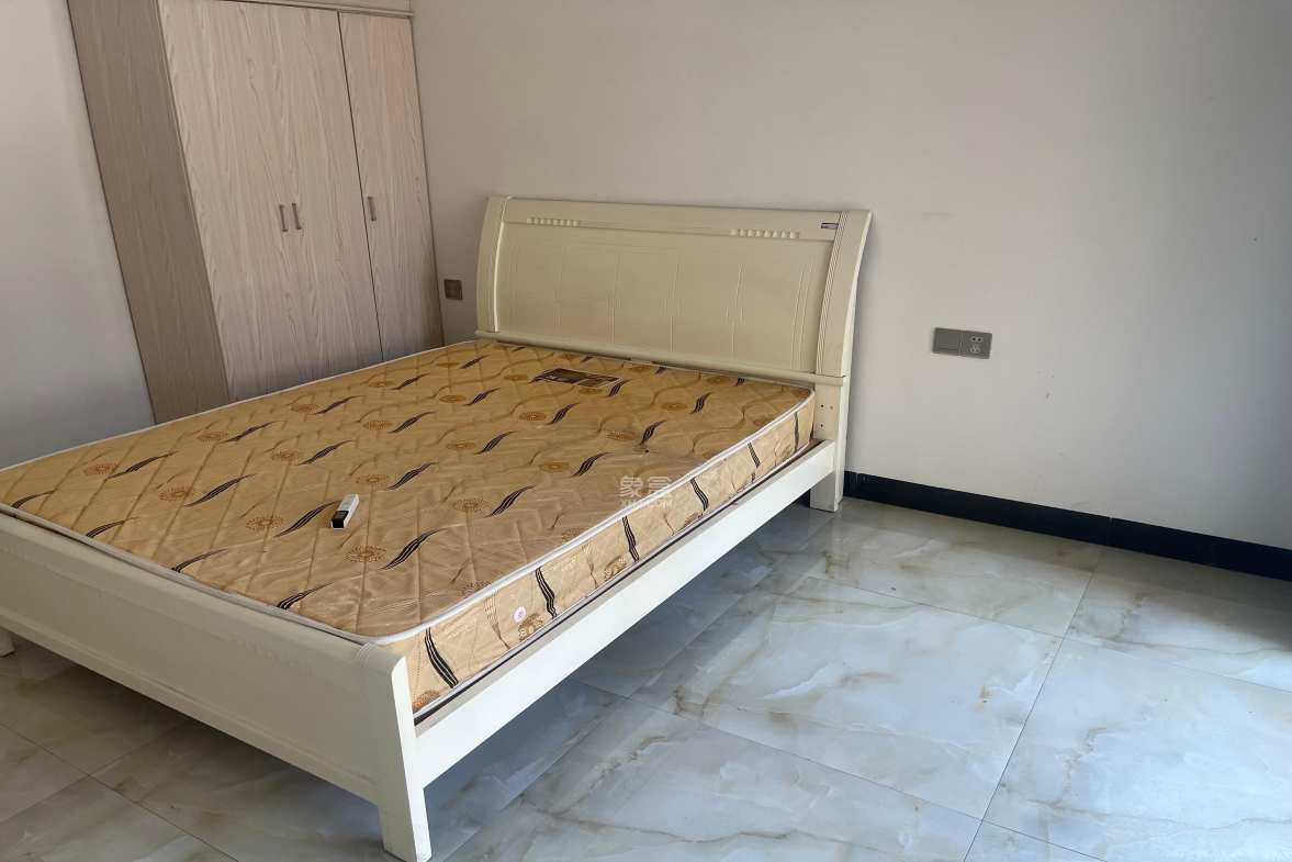 新华联梦想城  3室2厅1卫    2000.0元/月 新华联梦想城  3室2厅1卫    2000.0元/月室内图