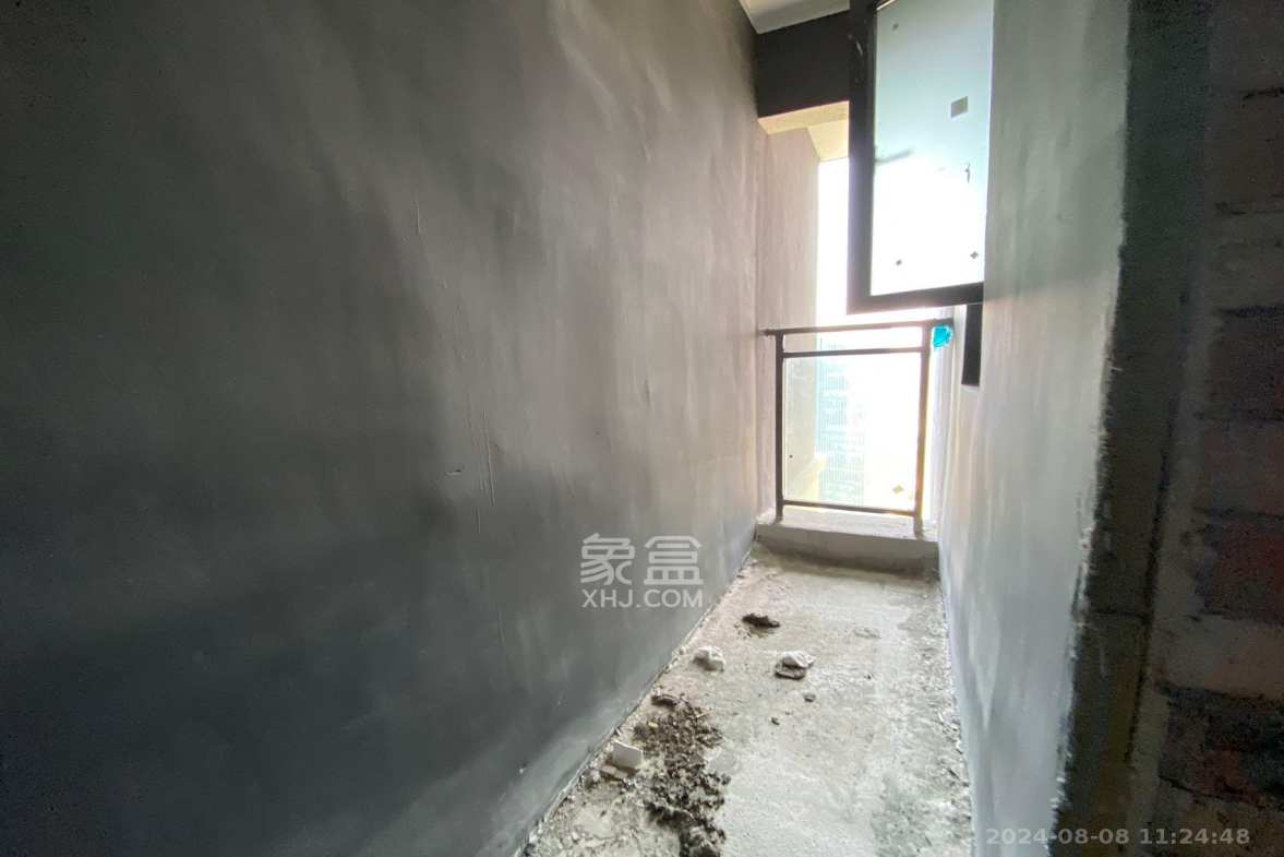 绿地V岛  4室2厅2卫    7000.0元/月室内图