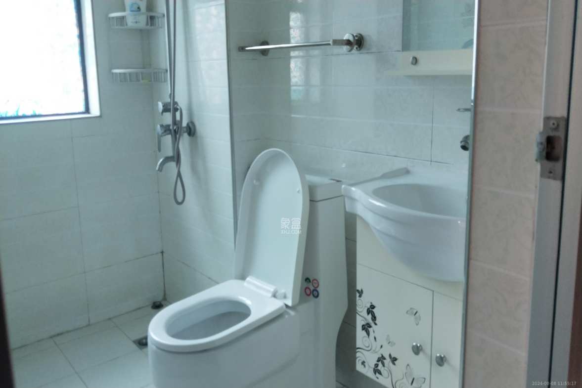 莱茵城  3室2厅1卫   1800.00元/月室内图
