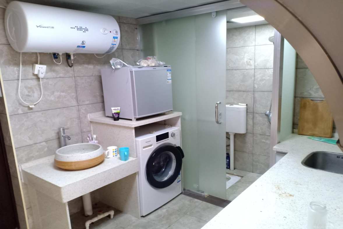美的城三期  1室1厅1卫   1200.00元/月室内图