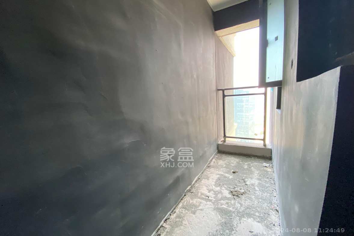 绿地V岛  4室2厅2卫    7000.0元/月室内图