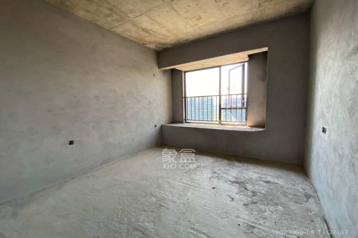 绿地V岛  4室2厅2卫    7000.0元/月室内图