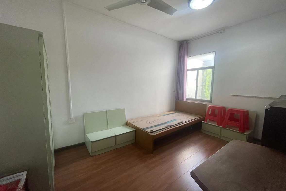 市委党校 3室2厅1卫 1200.0元/月 市委党校 3室2厅1卫 1200.0元/月室内图