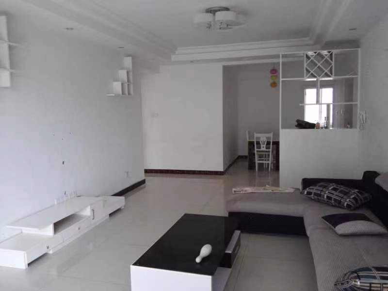 香山红叶  3室2厅2卫    1500.0元/月室内图