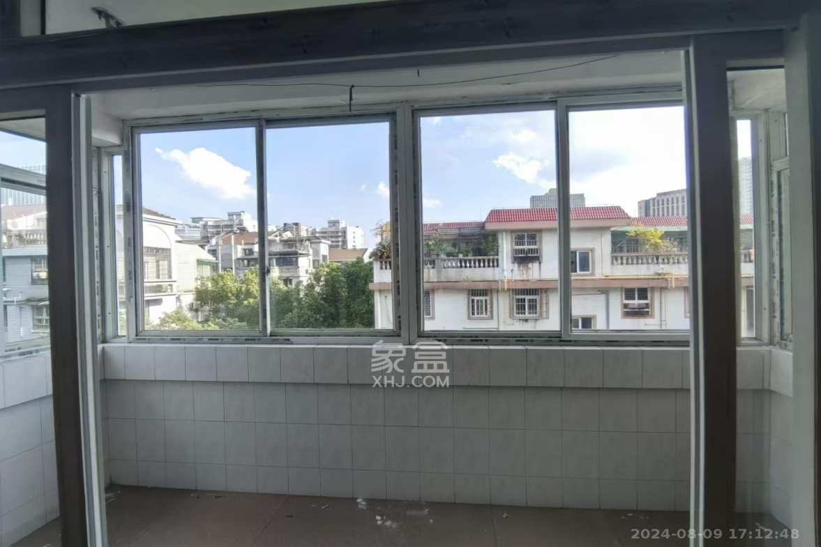 德政园  3室2厅2卫   2200.00元/月室内图