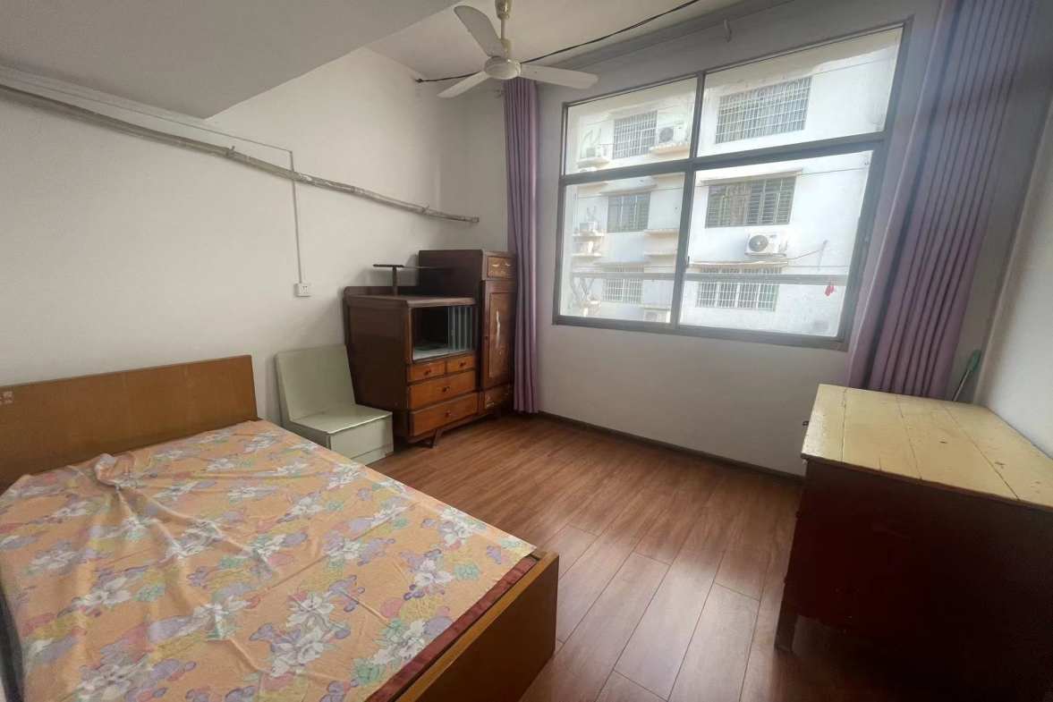 市委党校 3室2厅1卫 1200.0元/月 市委党校 3室2厅1卫 1200.0元/月室内图