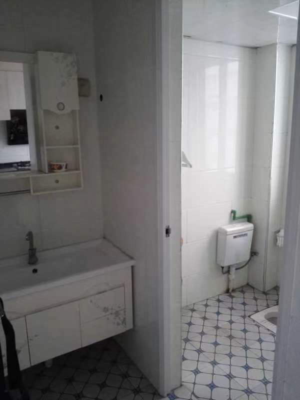 香山红叶  3室2厅2卫    1500.0元/月