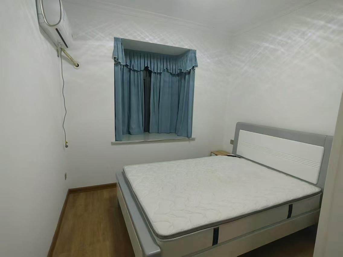 东方新城  3室2厅2卫   2200.00元/月室内图